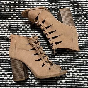 Stylish blush chunk heels